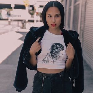 Taylor Swift profile tee